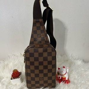 🔴SOLD🔴Louis Vuitton Geronimo ebene waist bag